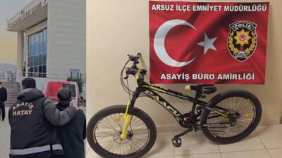 Arsuz Şarkonak Mahallesi'nde bisiklet hırsızlığı suçundan tutuklanan şüpheli S.S., Hatay