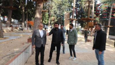 Altınözü Belediyesi, Yenişehir Mahallesi’ndeki parkı macera parkına dönüştürmek için çalışmalarını