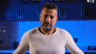 Kırıkhanlı Türk Sanat müziği sanatçısı Emre Özer, geçirdiği kalp krizi