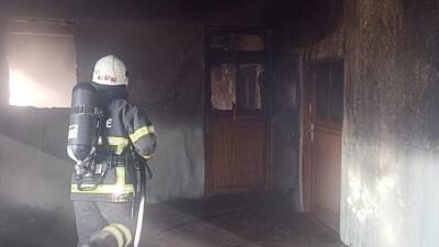 Hatay Büyükşehir Belediyesi İtfaiye ekipleri, Kırıkhan ilçesi Demirkonak Mahallesi'nde çıkan