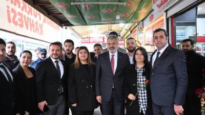 Hatay Büyükşehir Belediye Başkanı Mehmet Öntürk, Reyhanlı ilçesinde gerçekleştirdiği ziyaretlerde