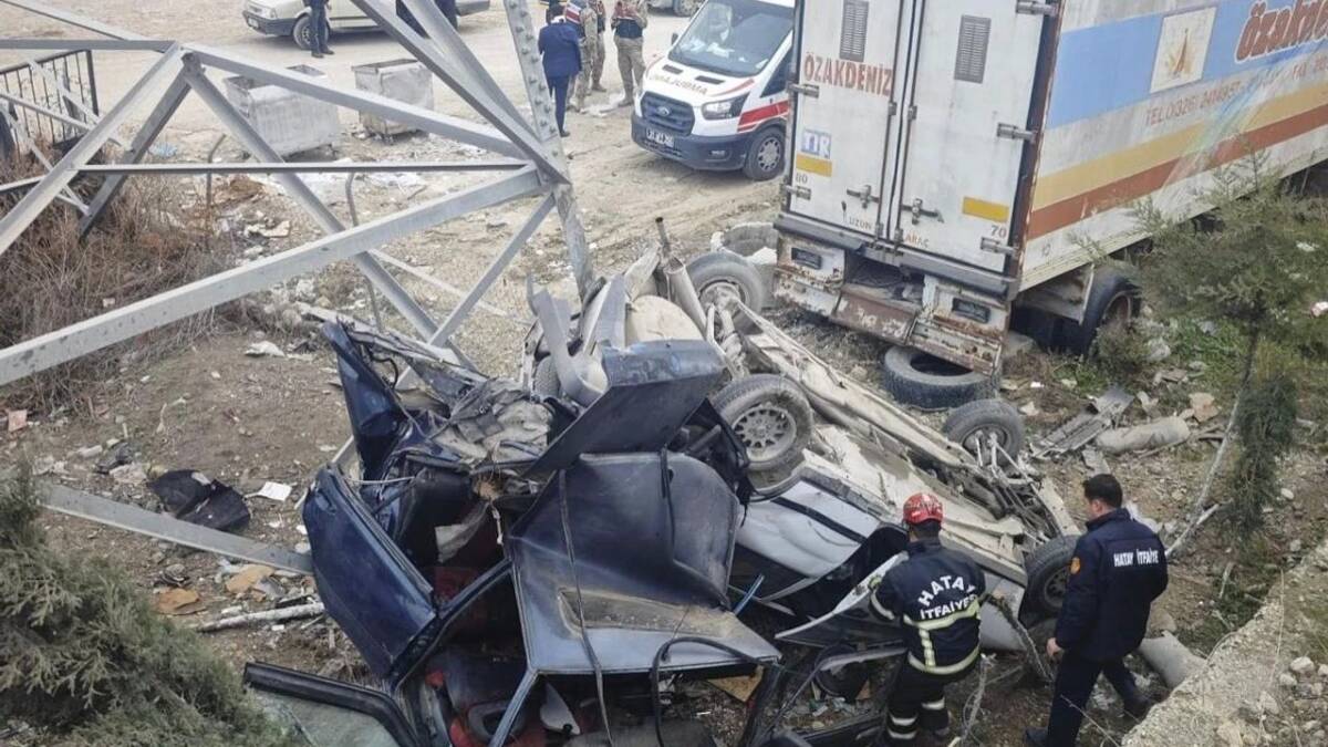 Hatay’ın Antakya ilçesine bağlı Üzümdalı Mahallesi'nde meydana gelen trafik kazasında