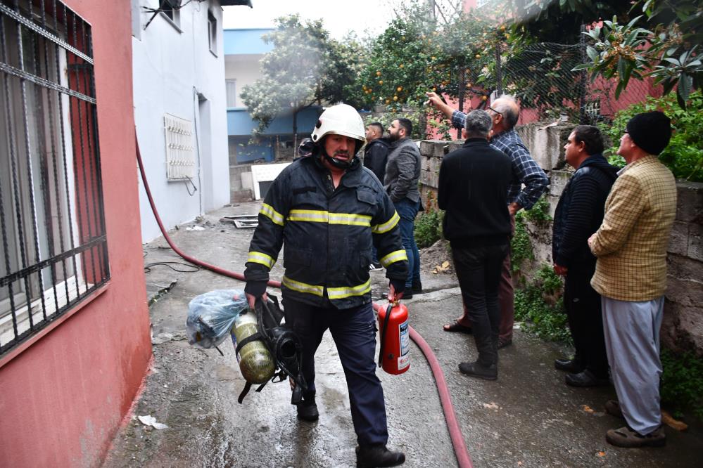 Hatay’da Yabancı Uyruklu Ailenin Evi Alevlere Teslim Oldu