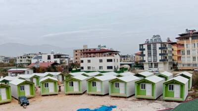 6 Şubat 2023 depreminin ardından Defne ilçesinde başlatılan 33 ahşap