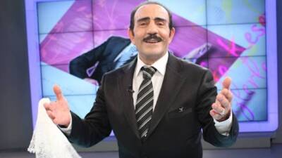 Ünlü Türk sanat müziği ve türkü sanatçısı Mustafa Keser, öksürük