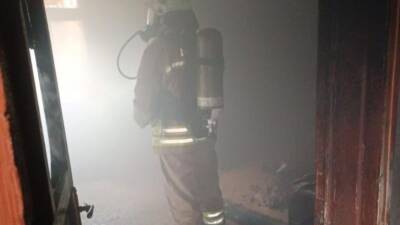 Hatay’ın İskenderun ilçesinde bir evde çıkan yangın, itfaiye ekiplerinin hızlı