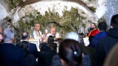 Hatay'ın merkez Antakya ilçesinde Noel dolayısıyla St. Pierre Kilisesi'nde gerçekleştirilen