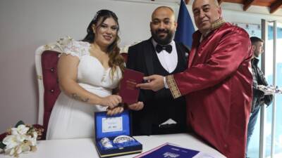 Hatay'ın Antakya ilçesinde bu yıl bin 140 çift, prefabrik binada