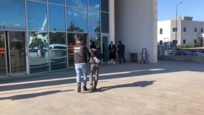 Hatay Emniyet Müdürlüğü’nün aranan şahısların yakalanmasına yönelik gerçekleştirdiği çalışmalar sonucunda,