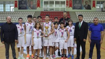 Hatay il genelindeki ortaokullar erkek basketbol şampiyonasında TED Koleji birinci