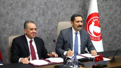 Hatay’ın eğitimine katkı sağlayan hayırsever iş insanı Recep Atakaş, Payas