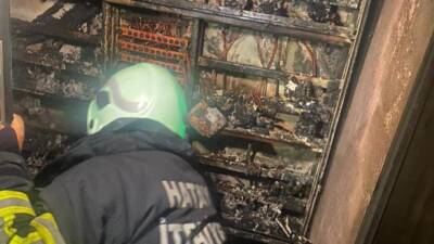 Hatay'ın Samandağ ilçesinde bir binanın elektrik panosunda çıkan yangın, 6
