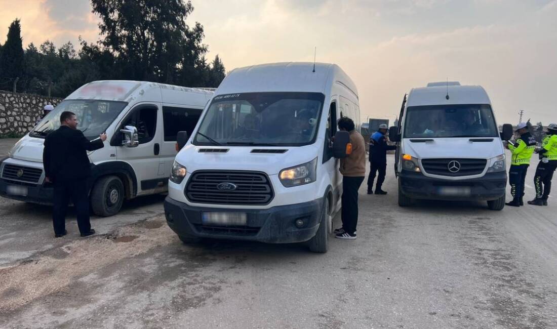 Hatay Büyükşehir Belediyesi, öğrencilerin güvenliğini artırmak amacıyla servis araçları üzerinde