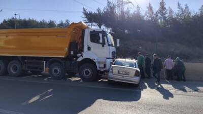 Hatay’ın Belen ilçesinde, Belen-Antakya kara yolu Halilbey Mahallesi’nde tır ile