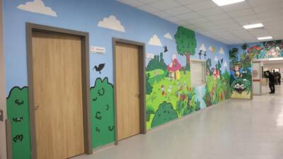 Hatay Defne Devlet Hastanesi’nde hayata geçirilen “Çocuk Dostu Köy” projesiyle,