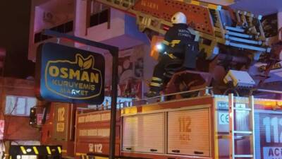 Hatay’ın Dörtyol ilçesinde bir apartmanda çıkan yangın, kısa süreli panik