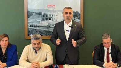 MHP Hatay Milletvekili Lütfi Kaşıkçı, Defne ilçesinde gerçekleştirdiği basın toplantısında