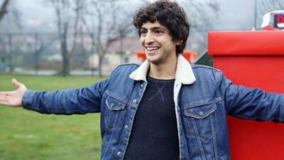 Başarılı ve sevilen oyuncu Taner Ölmez müzik alanındaki kariyeri ile