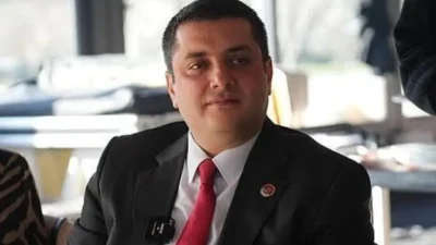 İzmir’in Torbalı İlçe Belediye Başkanı Övünç Demir, Suriye’ye dönmek isteyenlere