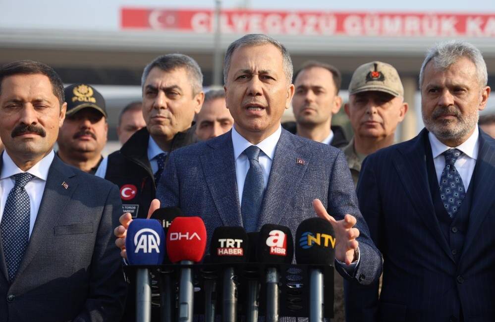 İçişleri Bakanı Ali Yerlikaya, Hatay’ın Reyhanlı ilçesinde bulunan Cilvegözü Sınır