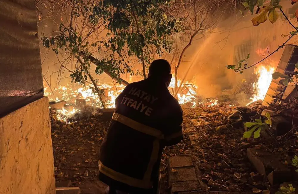   Hatay’ın Payas ilçesine bağlı Yıldırım Beyazıt Mahallesi’nde bir evin