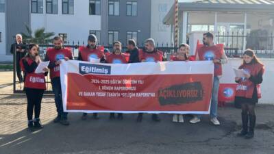 Eğitim-İş Hatay Şubesi, Hatay İl Milli Eğitim Müdürlüğü önünde bir