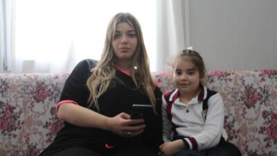 Hatay'da enkazdan 16'ncı saatte kurtarılan ve 2 kızını depremde kaybeden