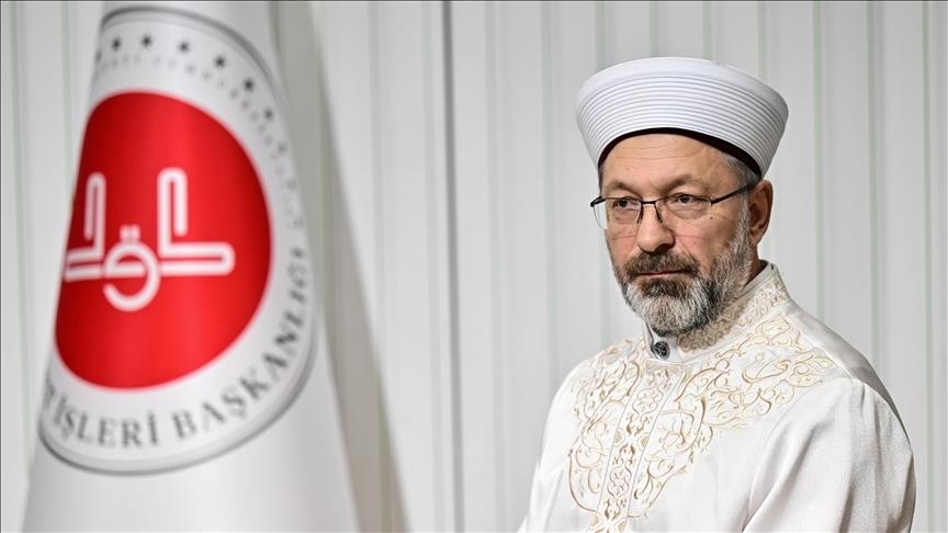 Diyanet İşleri Başkanı Prof. Dr. Ali Erbaş, yayımladığı mesajında üç