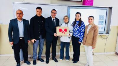 Suriyeli öğrenci Ayşe Ubeydi, Antakya Akçaova Haldun Tınaztepe Ortaokulu öğrencisi