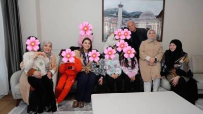 Hatay Valisi Mustafa Masatlı’nın eşi Esra Masatlı, yeni yıl öncesi