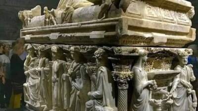 Hatay Arkeoloji müzesinin en değerli eserlerinden biri olan Antakya lahidi