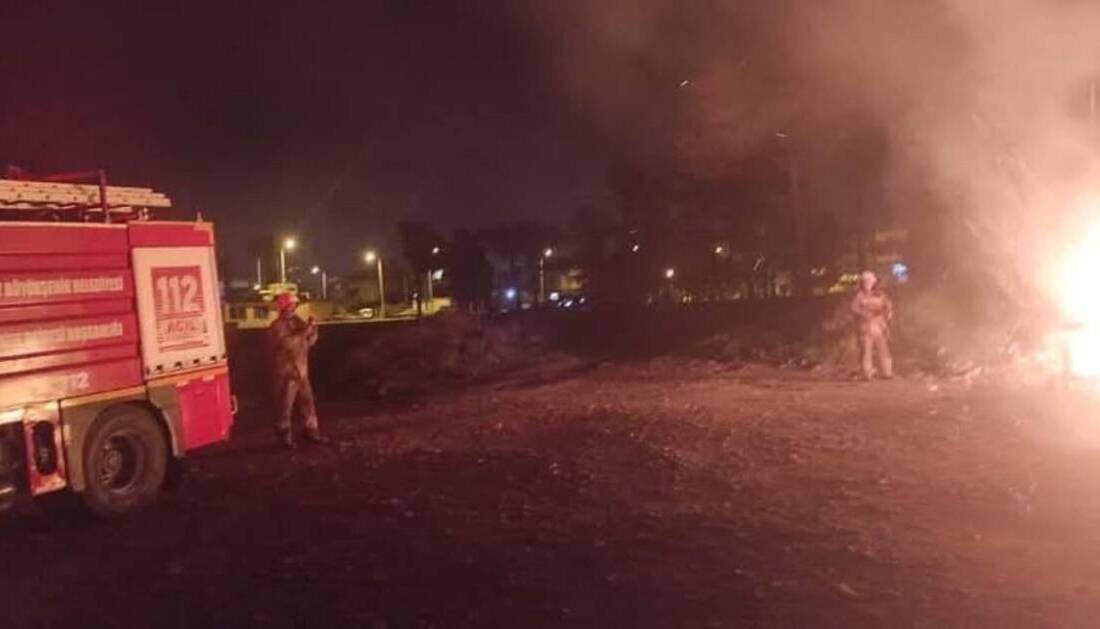 Hatay'ın Arsuz ilçesinde meydana gelen çadır yangını, itfaiye ekiplerinin hızlı