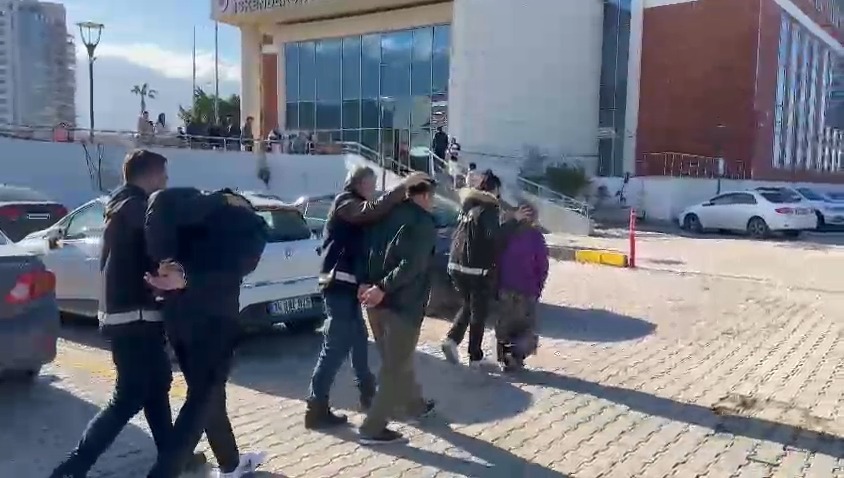 Hatay’da farklı suçlardan haklarında kesinleşmiş hapis cezası bulunan üç kişi