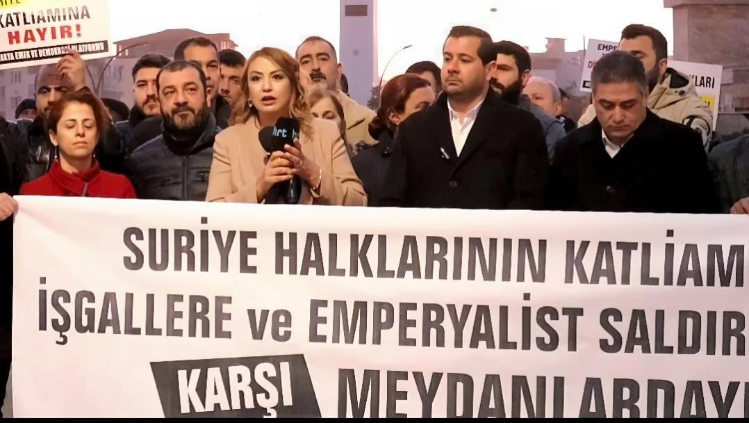 Hatay'da CHP'lilerin katıldığı basın açıklamasında, Suriye’deki 14 yıllık savaşın yeni