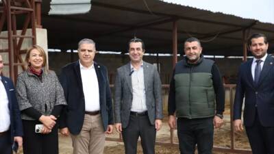 CHP Genel Başkan Yardımcısı Erhan Adem, Hatay’ın Reyhanlı ilçesinde gerçekleştirdiği