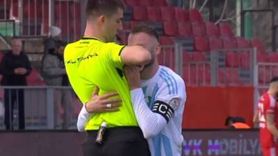 Tecrübeli futbolcu Mustafa Yumlu'nun hakeme yalvardığı anlar, Trendyol 1. Lig'de