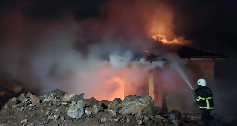 Hatay'ın Hassa ilçesinde, TOKİ tarafından depremzedeler için yapılan köy evlerinde