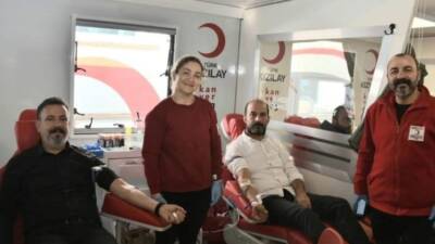 Arsuz Belediye Başkanı Sami Üstün, Türk Kızılay Kan Alma Birimi