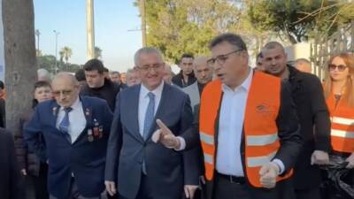 İskenderun'da "Temiz Gelecek, Temiz İskenderun" kampanyası kapsamında şehir temizliği etkinliği