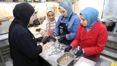 Hatay Büyükşehir Belediyesi'nin HAKİM projesi kapsamında başlattığı Aşçı Yardımcılığı Kursu,