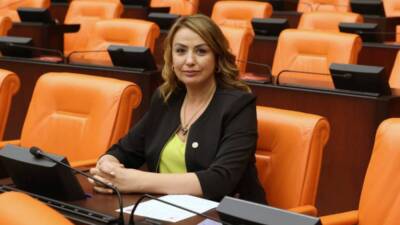 Cumhuriyet Halk Partisi (CHP) Hatay Milletvekili Nermin Yıldırım Kara, İskenderun’da