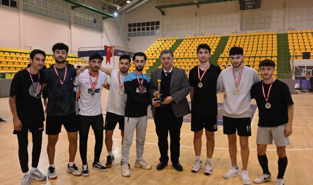 Hatay Mustafa Kemal Üniversitesi öğrencilerinin spor coşkusuna sahne olan ‘Takımını