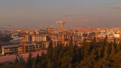 Dünya'nın en büyük şantiyesine dönüşen şehirdeki yoğun inşaat faaliyetleri ve