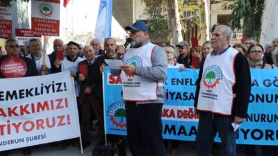 İskenderun’da, 2021 Tüm Emekliler Sendikası (TÜM Emekli-Sen) üyeleri, açlık ve