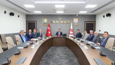 Hatay Valisi Mustafa Masatlı’nın başkanlığında, deprem sonrası yapımı devam eden