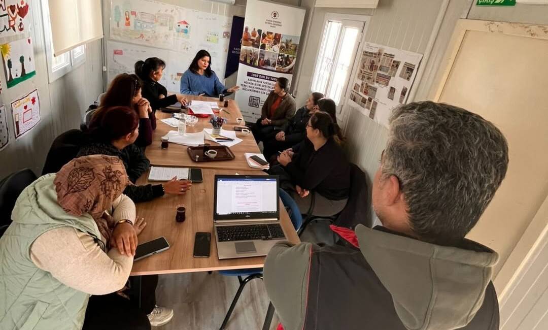 Defne İlçe Sağlık Müdürlüğü ve Kadın Emeğini Değerlendirme Vakfı, depremzede