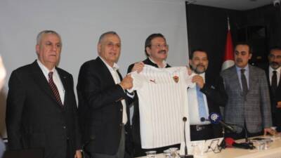 Hatayspor Başkanı Hikmet Çinçin, Süper Lig ekipleri arasında göğüs sponsoru