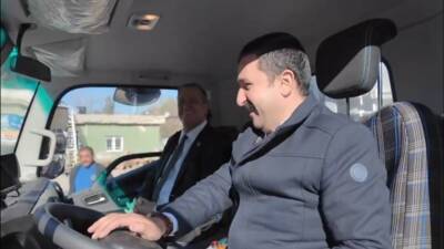 Belen Belediyesi, yeni çöp kamyonları ve ekskavatör ile araç filosunu