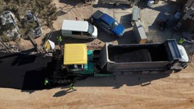 Hatay Büyükşehir Belediyesi (HBB), kent genelindeki yol yapım ve bakım