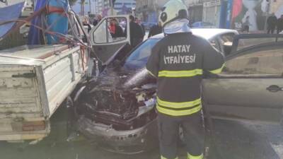 Hatay’ın İskenderun ilçesinde, Ulucami Caddesi Kaymakamlık Kavşağı’nda meydana gelen trafik
